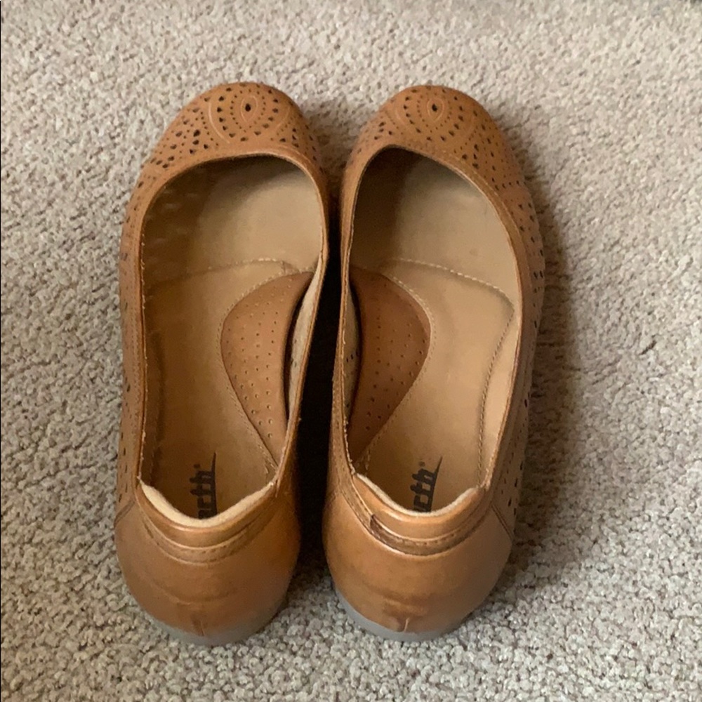 NWOT tan flats